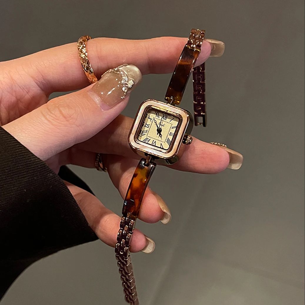 Luxury Vintage Women's Watches - đánh giá và giá Vintage Fashion Watches