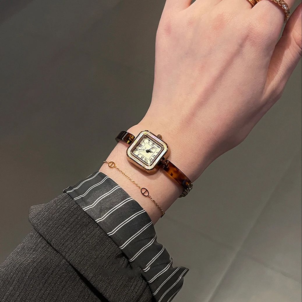 Luxury Vintage Women's Watches - đánh giá và giá Vintage Fashion Watches