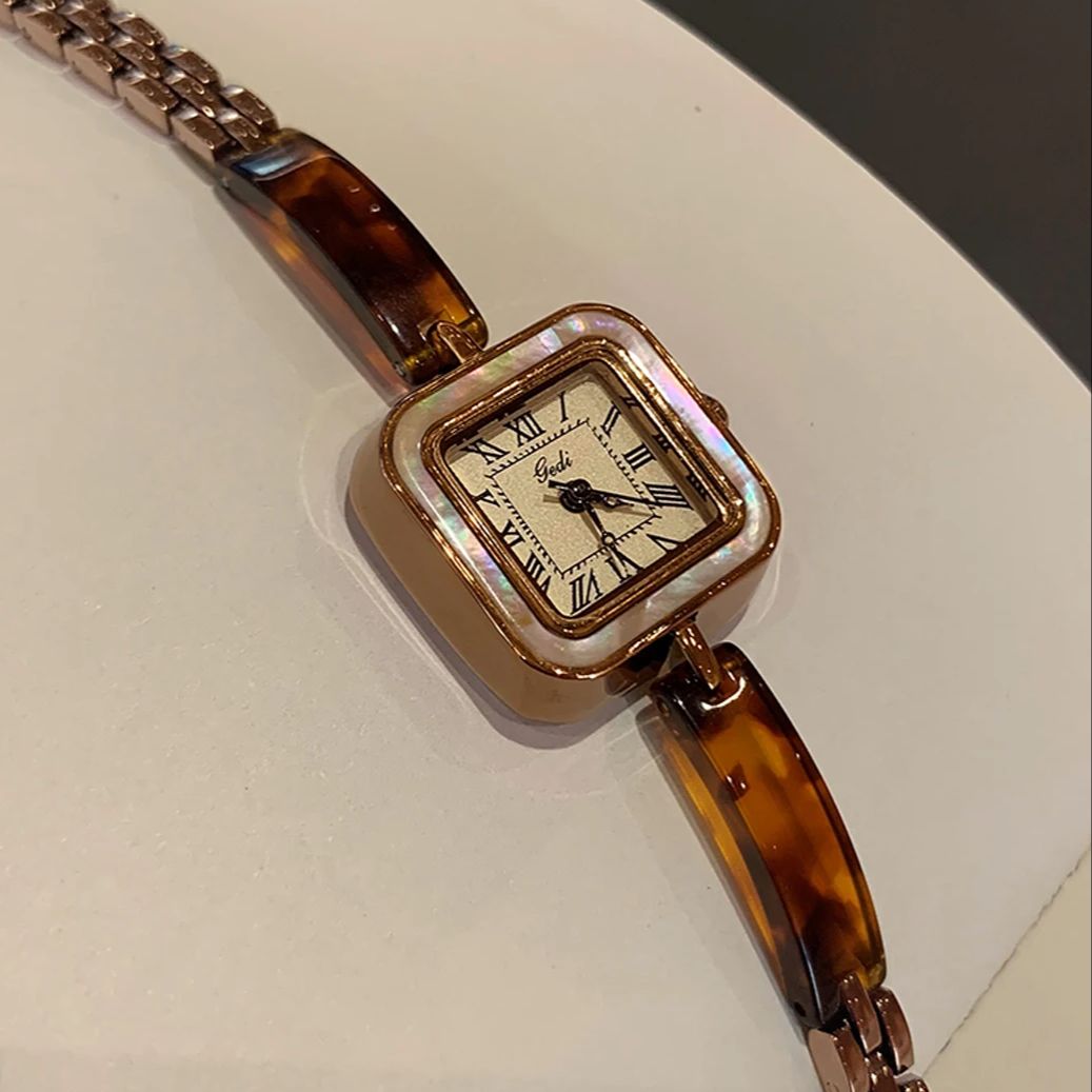 Luxury Vintage Women's Watches - đánh giá và giá Vintage Fashion Watches