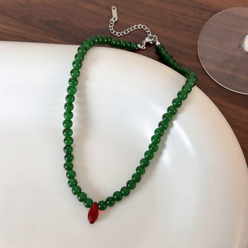 Vintage Green Beaded Necklace  - đánh giá và giá Vintage Fashion Looks