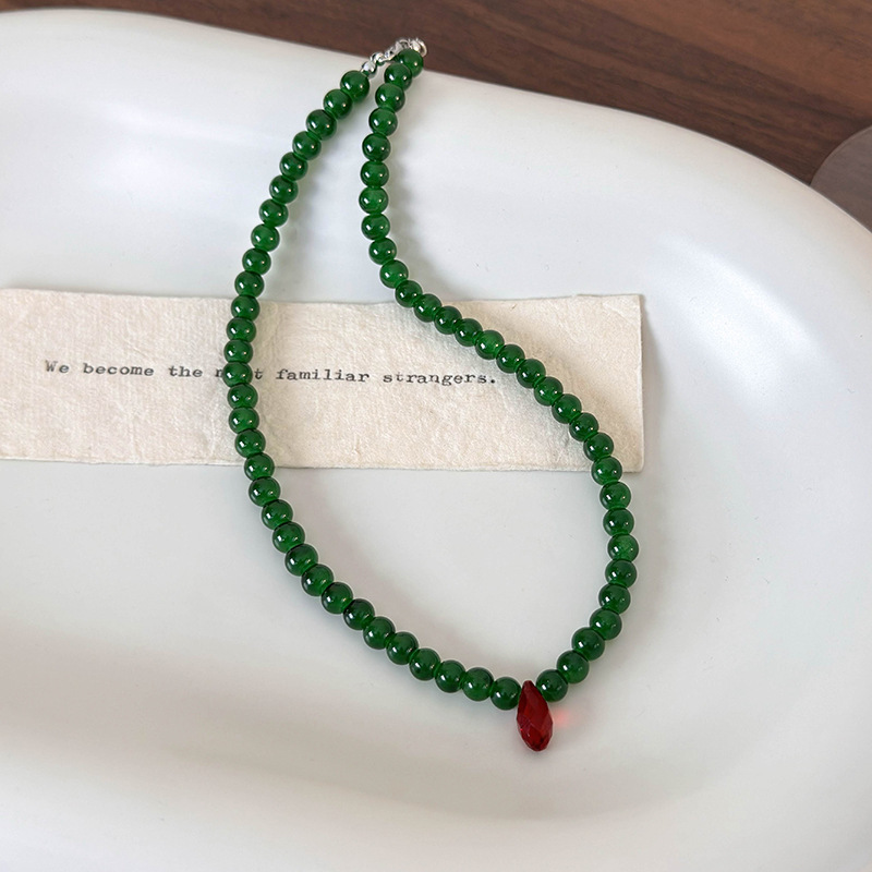 Vintage Green Beaded Necklace  - đánh giá và giá Vintage Fashion Looks