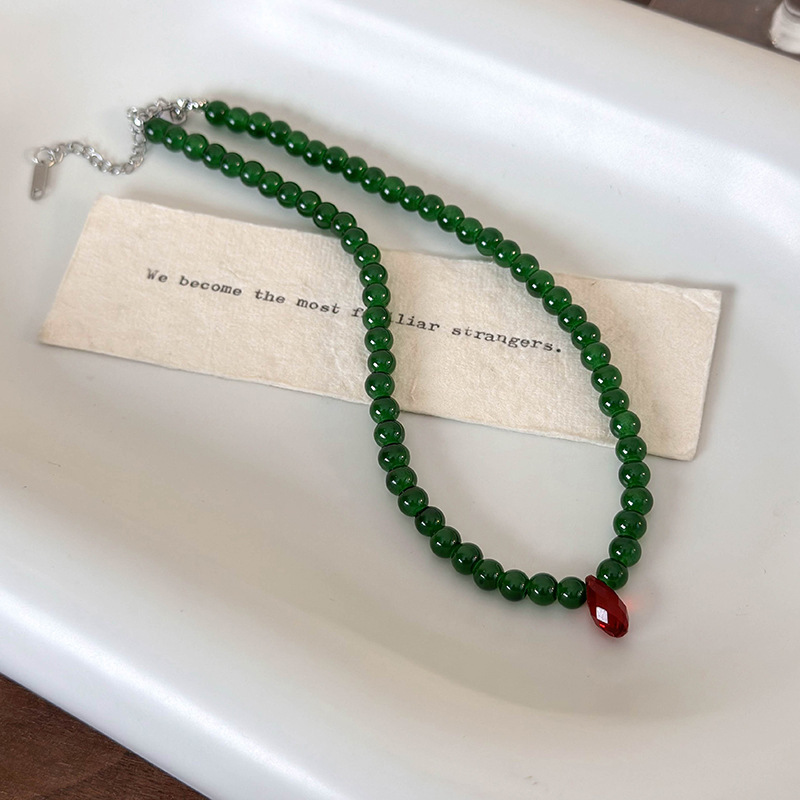 Vintage Green Beaded Necklace  - đánh giá và giá Vintage Fashion Looks