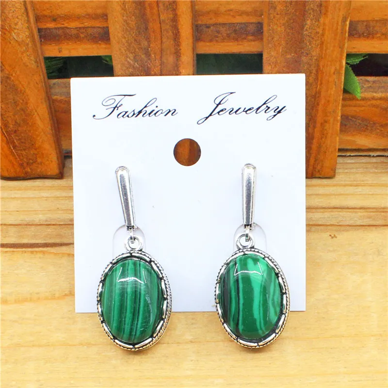 Flower Oval Malachite Dangle E - đánh giá và giá Vintage Fashion Looks