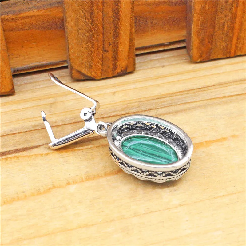 Flower Oval Malachite Dangle E - đánh giá và giá Vintage Fashion Looks