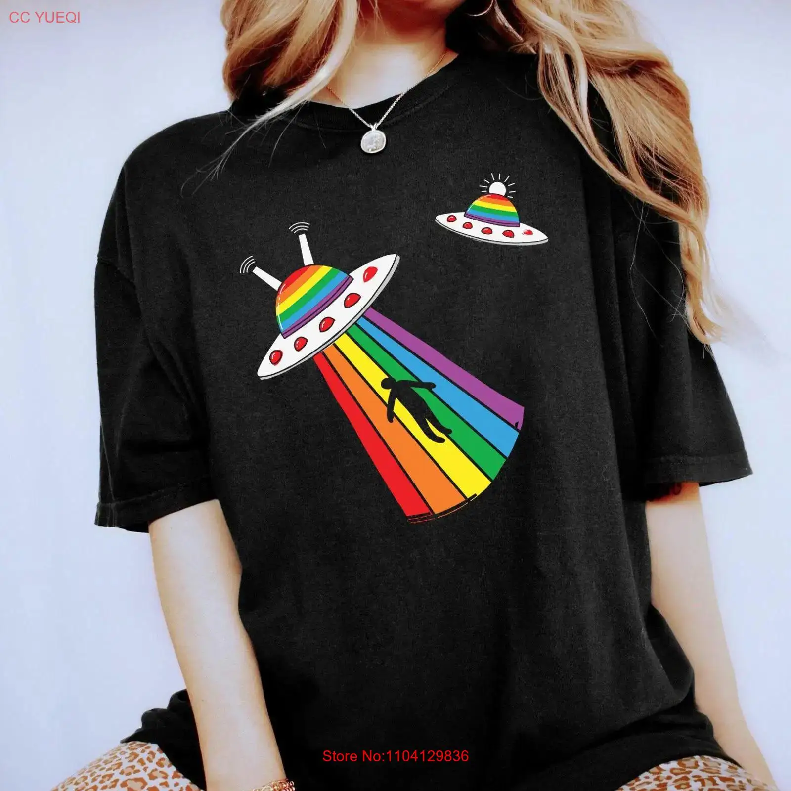 LGBTQ Alien T Shirt Pride UFO  - đánh giá và giá Vintage Queer Fashion